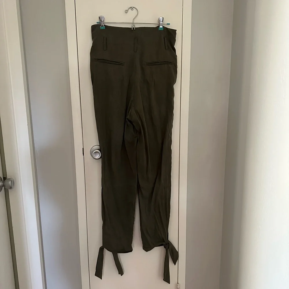 Reformation Avalon Pant - army green